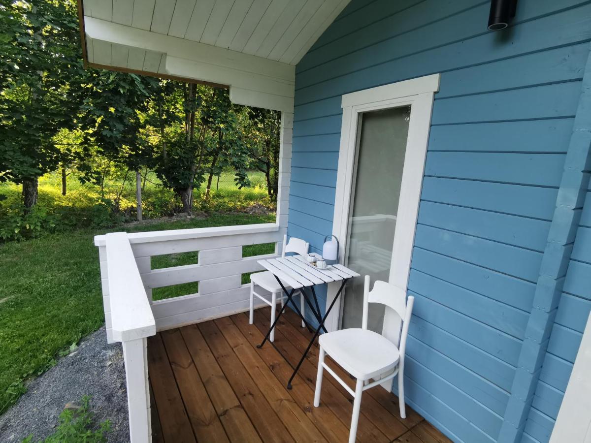 Domek Caloroczny Na Wylacznosc Niebieska Osada Nad Gorskim Potokiem Stary Waliszow Exterior foto