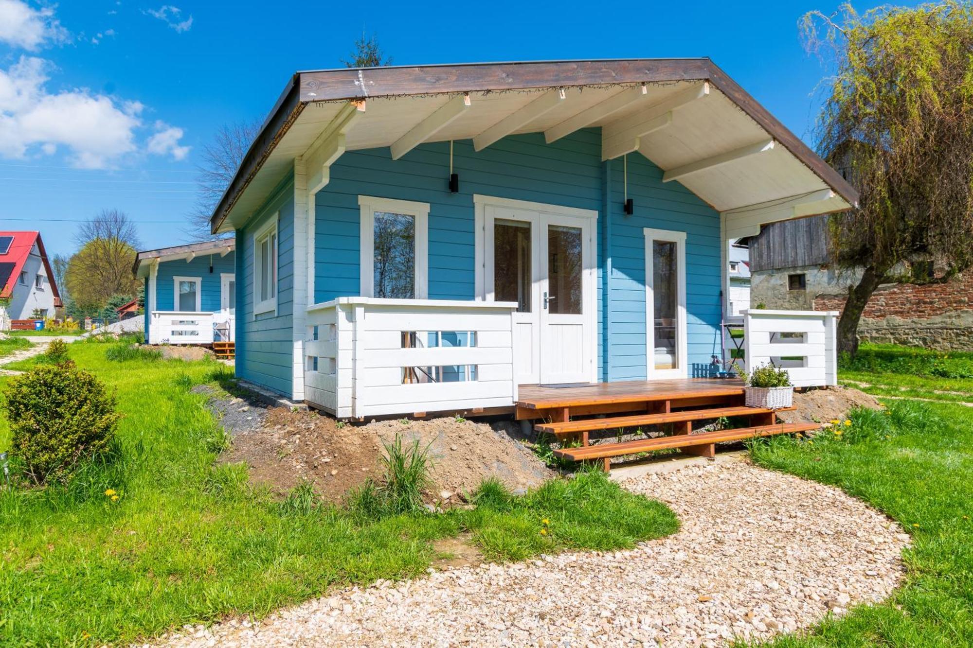 Domek Caloroczny Na Wylacznosc Niebieska Osada Nad Gorskim Potokiem Stary Waliszow Exterior foto